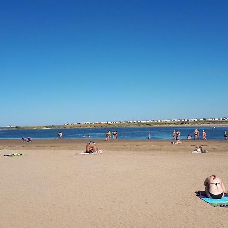 Studio Cabine Avec Jardinet A 30 M De La Plage, Au Calme. Gruissan Luaran gambar