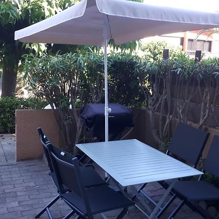 Studio Cabine Avec Jardinet A 30 M De La Plage, Au Calme. Gruissan Luaran gambar